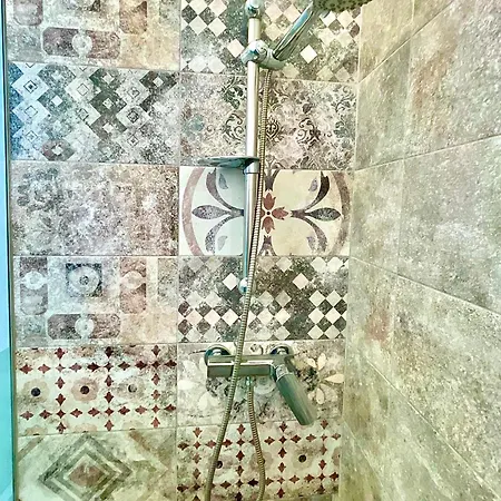 Aquaterrae And דירה אלציו